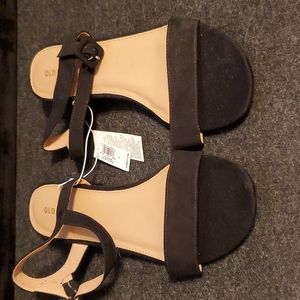 Old Navy size 9 black sling back block heel sandals